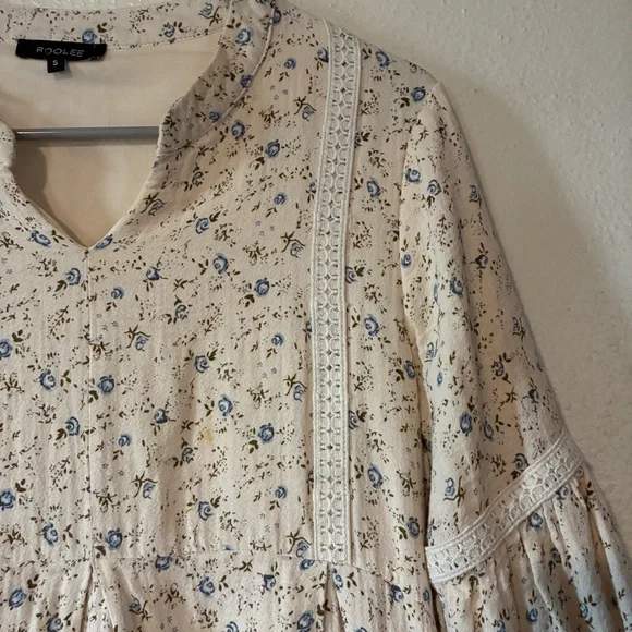 Roolee Floral Cream Dress with Puff Sleeves - Picture 2 of 6